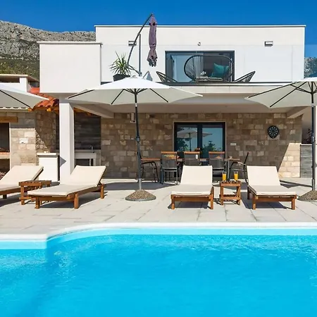 Petra * Kaštela